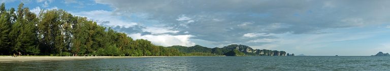 La plage d'Ao Nang, Krabi