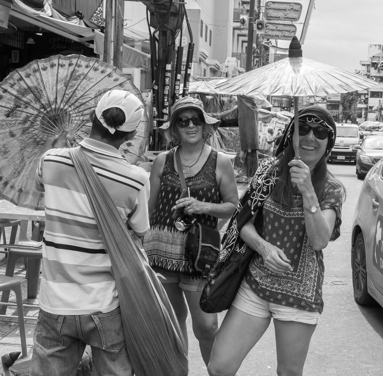 Marché flottant de Damnoen Saduak et marché du train – Bangkok