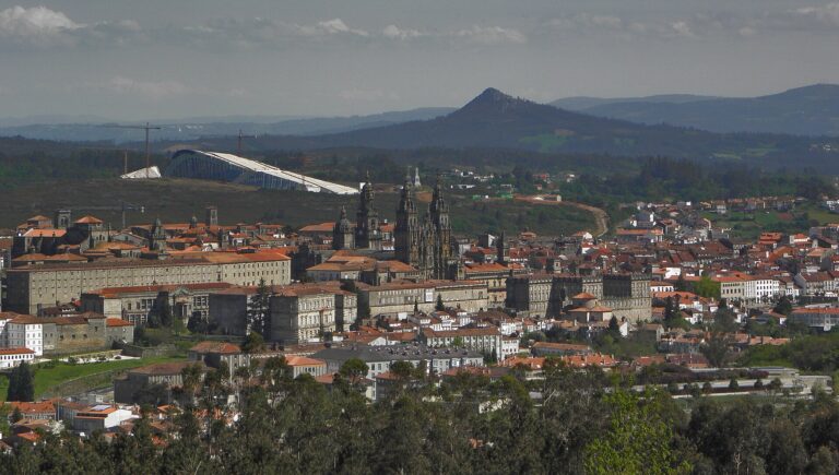 La cathédrale et la vieille ville de Saint-Jacques-de-Compostelle